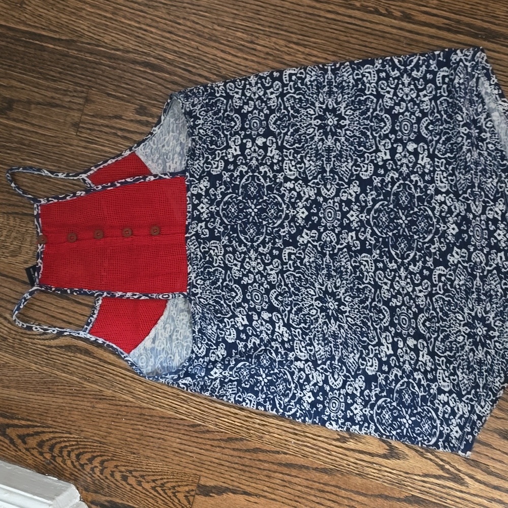 🌟7/25$ LUCKY BRAND Stylish Navy and Red Floral Tank Top
